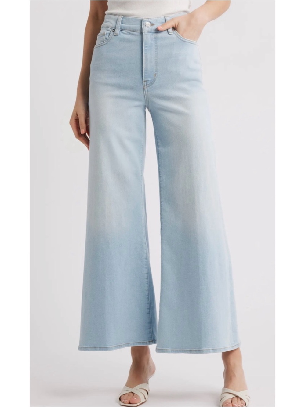 High-Waist Wide Leg Women’s Jeans - Light Blue